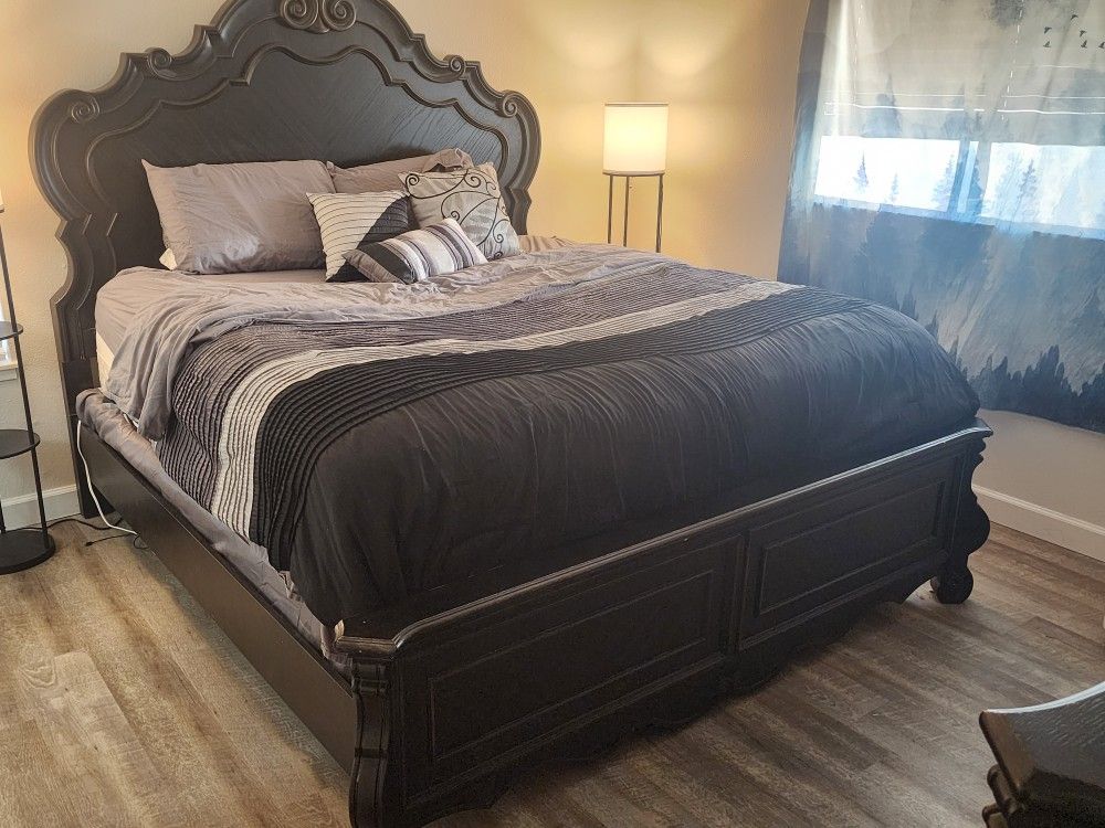 King Size Poplar & Oak Bedframe & Dresser