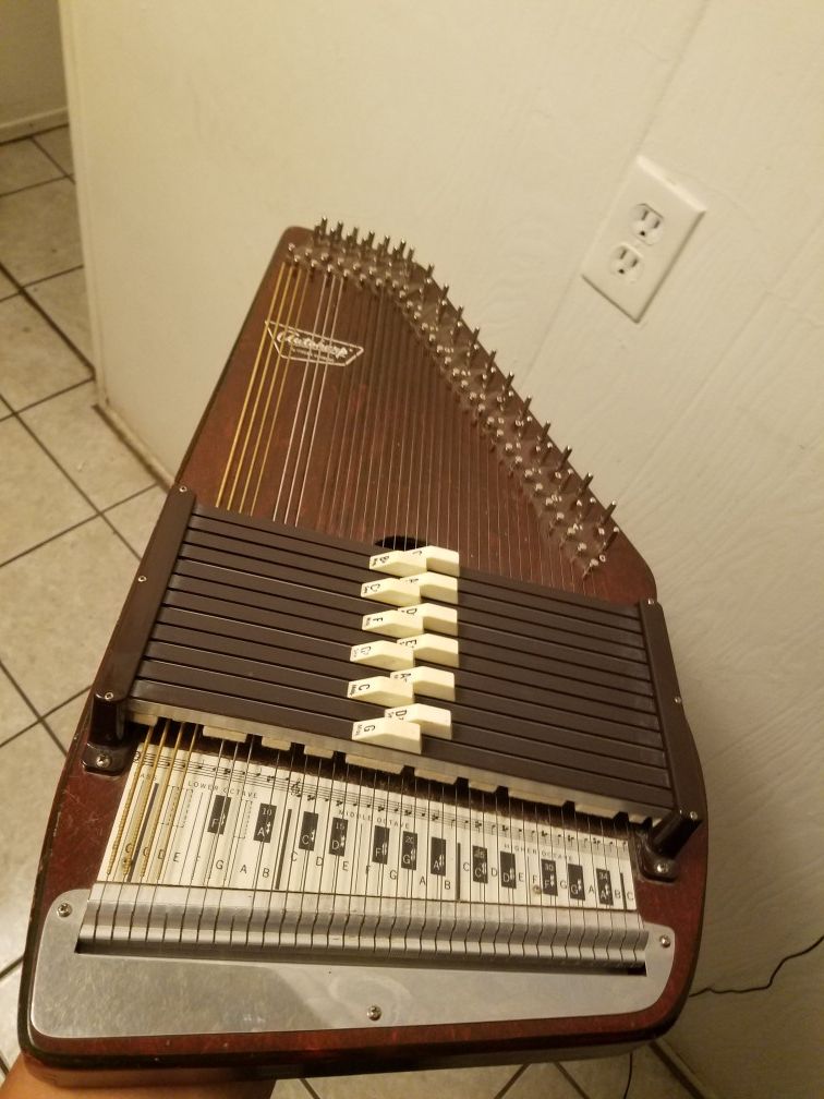 Oscar Schmidt (VINTAGE) Autoharp/Harp 50 for Sale in Phoenix, AZ OfferUp
