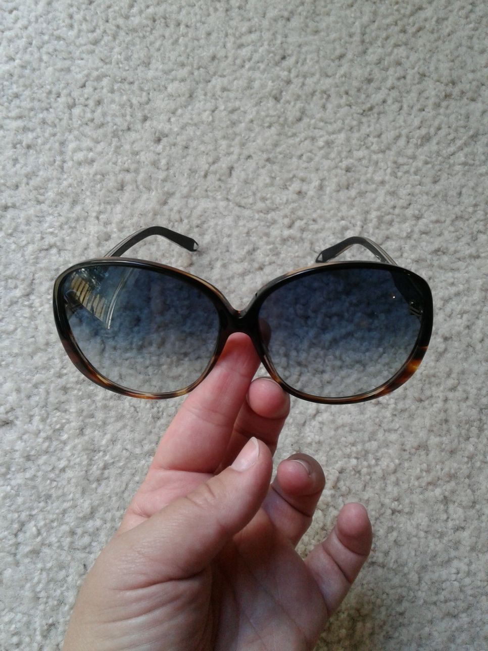 Victoria Beckham sunglasses new