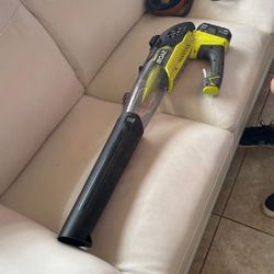 RYOBI ONE 18 Volt Lithium ion Cordless Leaf Blower 