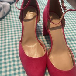 NWOT Size 7.5M crown & Ivy Pink Faux Sued Heels