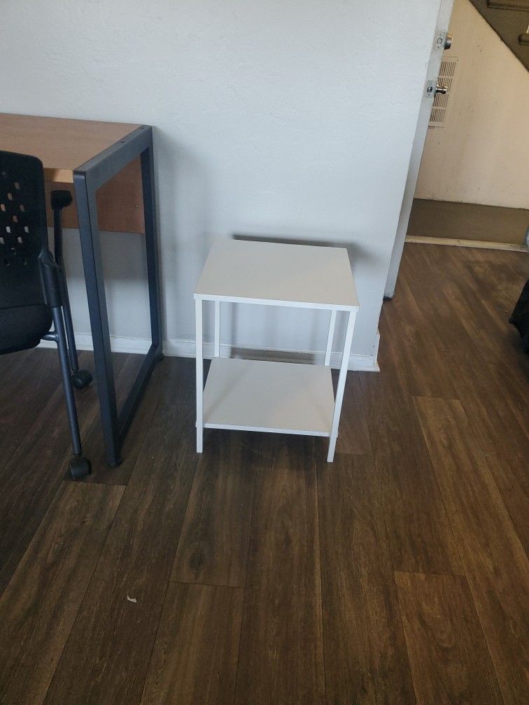 White Cocktail/ End Table