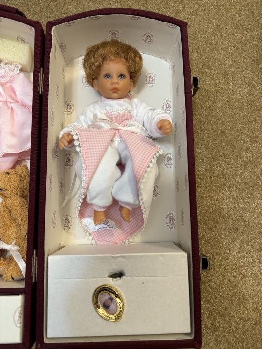 2002 Lee Middleton Original Doll