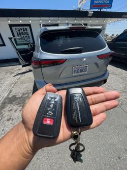 Car Keys N Remotes/ Llaves Con Control