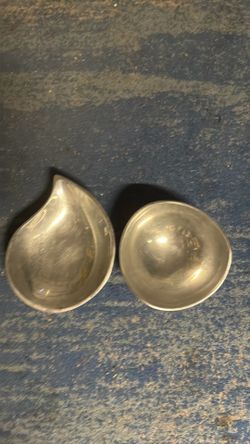 Stainless steel coffee table accents