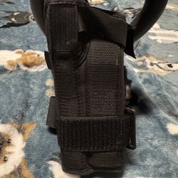Black carpal tunnel wrist braces