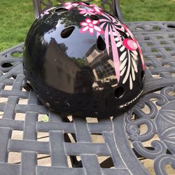 Schwinn Girls Helmet (Excellent Condition)