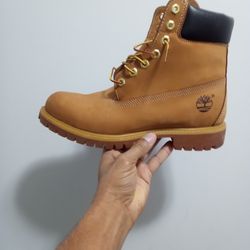 Selling My Fresh " Butter's " Size 8 1/2 For A  Cool $ 100  , Box Included ....!