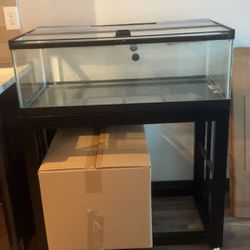 30 breeder tank/aquatic tank MATCHING STAND INCLUDED 
