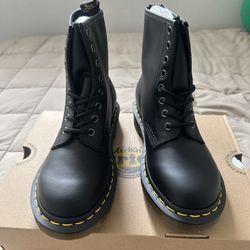 Dr. Martens 1460 Originals 8-Eye