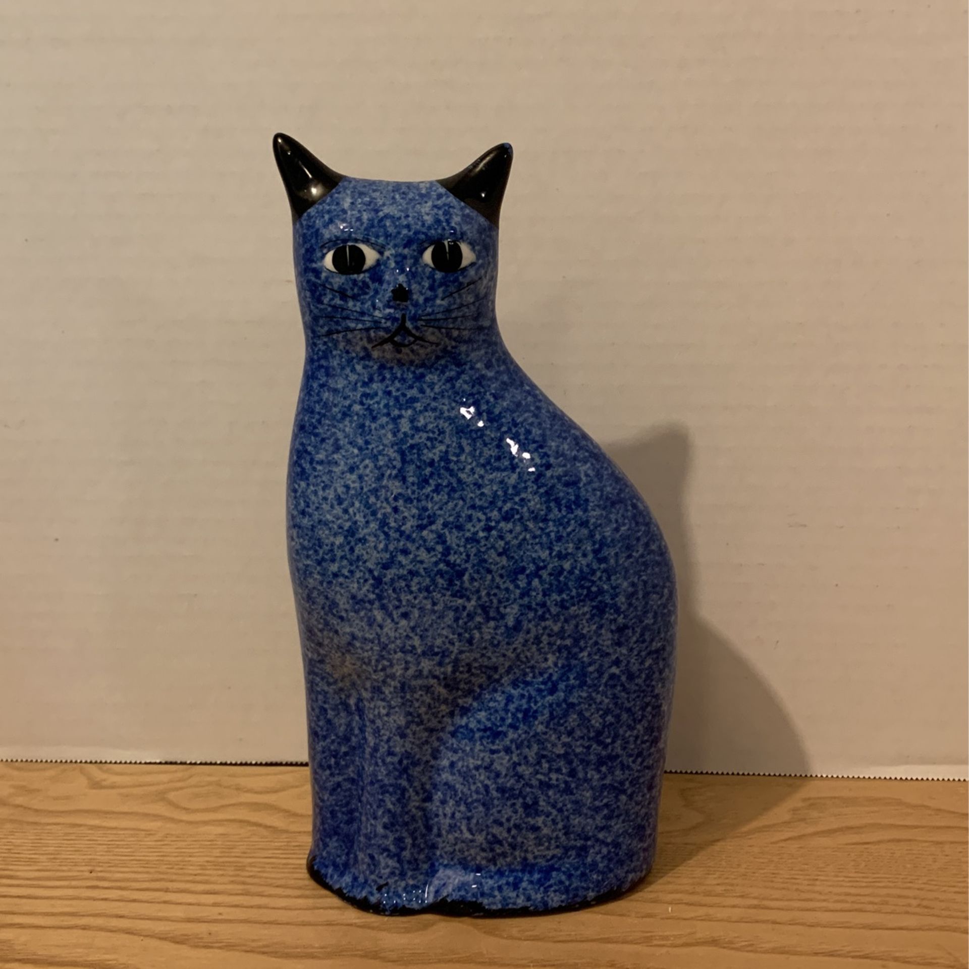 Vintage Porcelain Cat Calico China Blue White Sponge Ware 10“ X 5 1/2“ B27