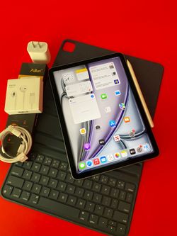 Apple IPad Air 11 (M3 chip / 2025 Model) 128GB  with pen, keyboard case & Accessories