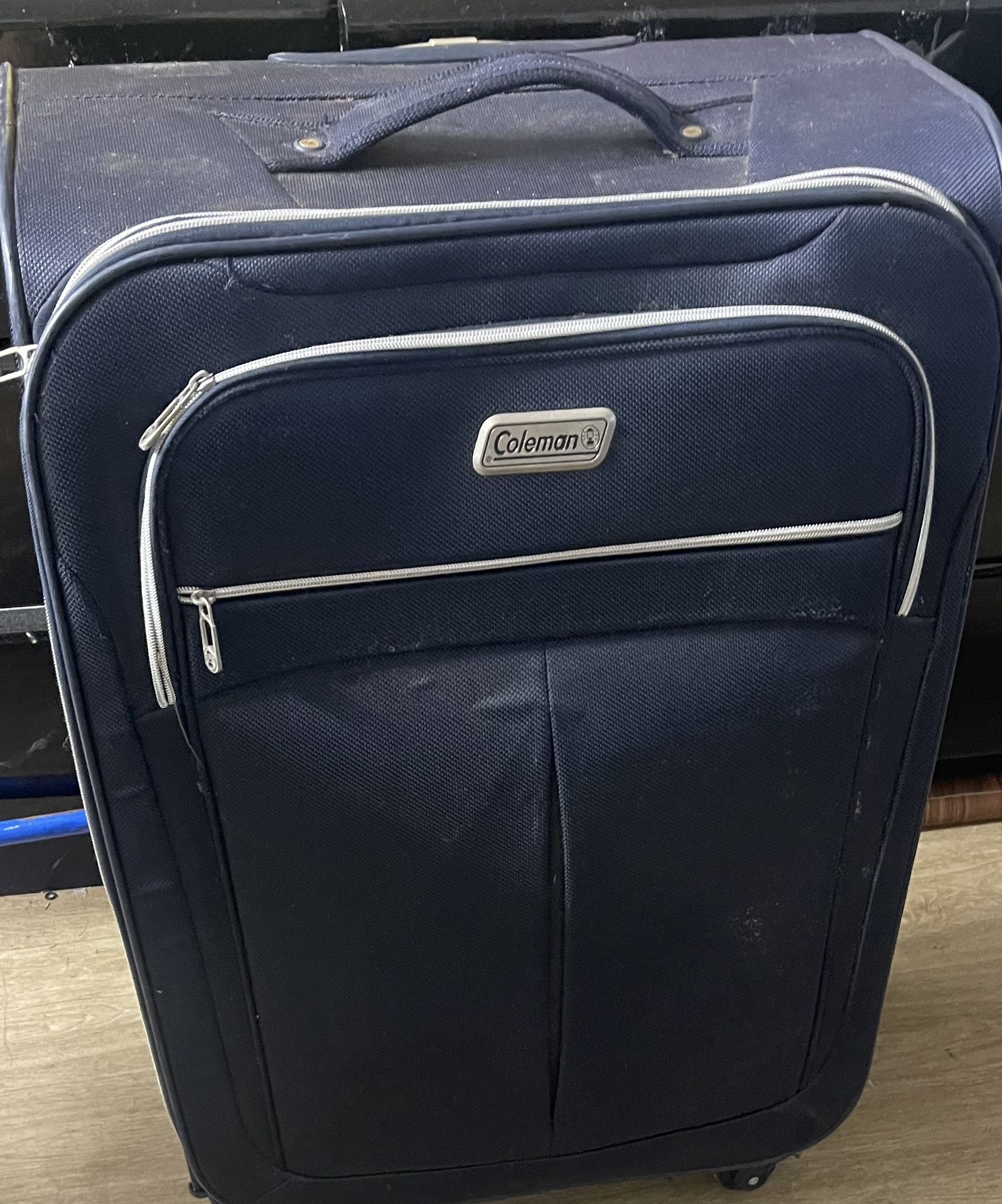 Luggage XL Only 20$