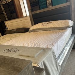 Beautiful Post Nice Three Piece Bed!