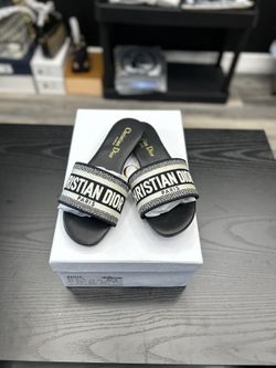 CD WMNS Sandals
