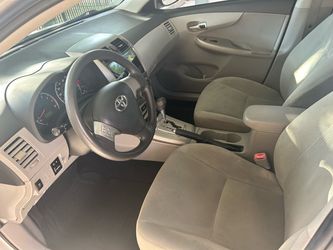 2013 Corolla Toyota LE