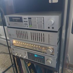 Pioneer 4 piece Stereo sound great! all channels works