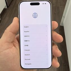 Factory unlocked Apple iPhone 17 pro 256gb silver in new condition, works with any carrier in the world, T-Mobile Verizon AT&T and so on