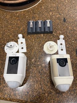 Ring Spotlight Cam Bundle with 3 Batteries and Mounts