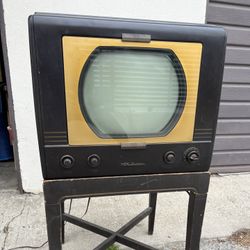 Gorgeous 1950s RCA Victor table top Television *Non Functional 