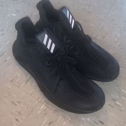 Black Adidas Bounce Men’s Sneakers Size 13