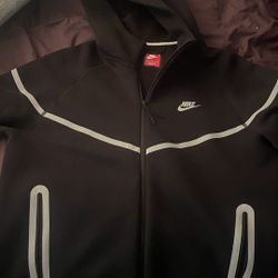 Nike Tech Reflective