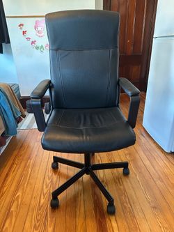 Office/computer chair- rolling
