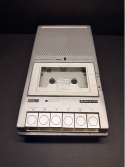 Vintage Sanyo Tape Cassette Player & Recorder Handheld Tested/Working