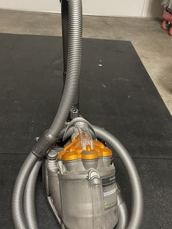 Dyson Vacuum 