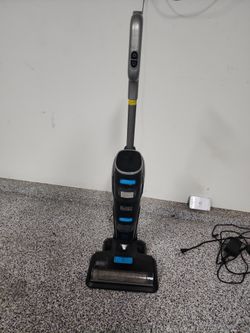 Black + Decker mop for parts