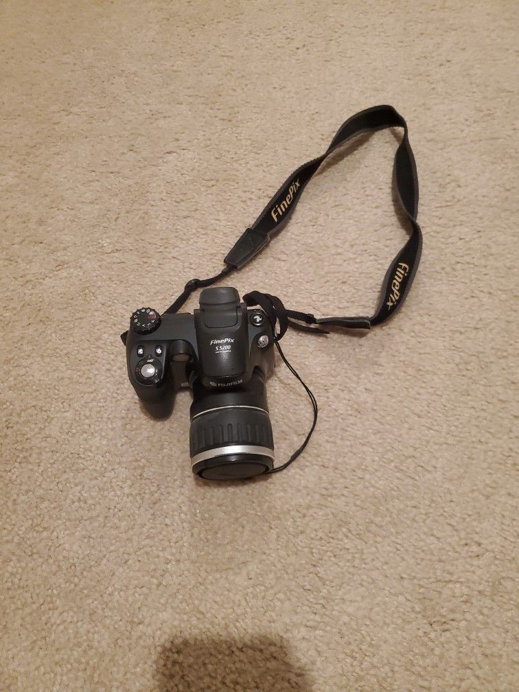 Fujifilm FinePix S5200 Digital Camera