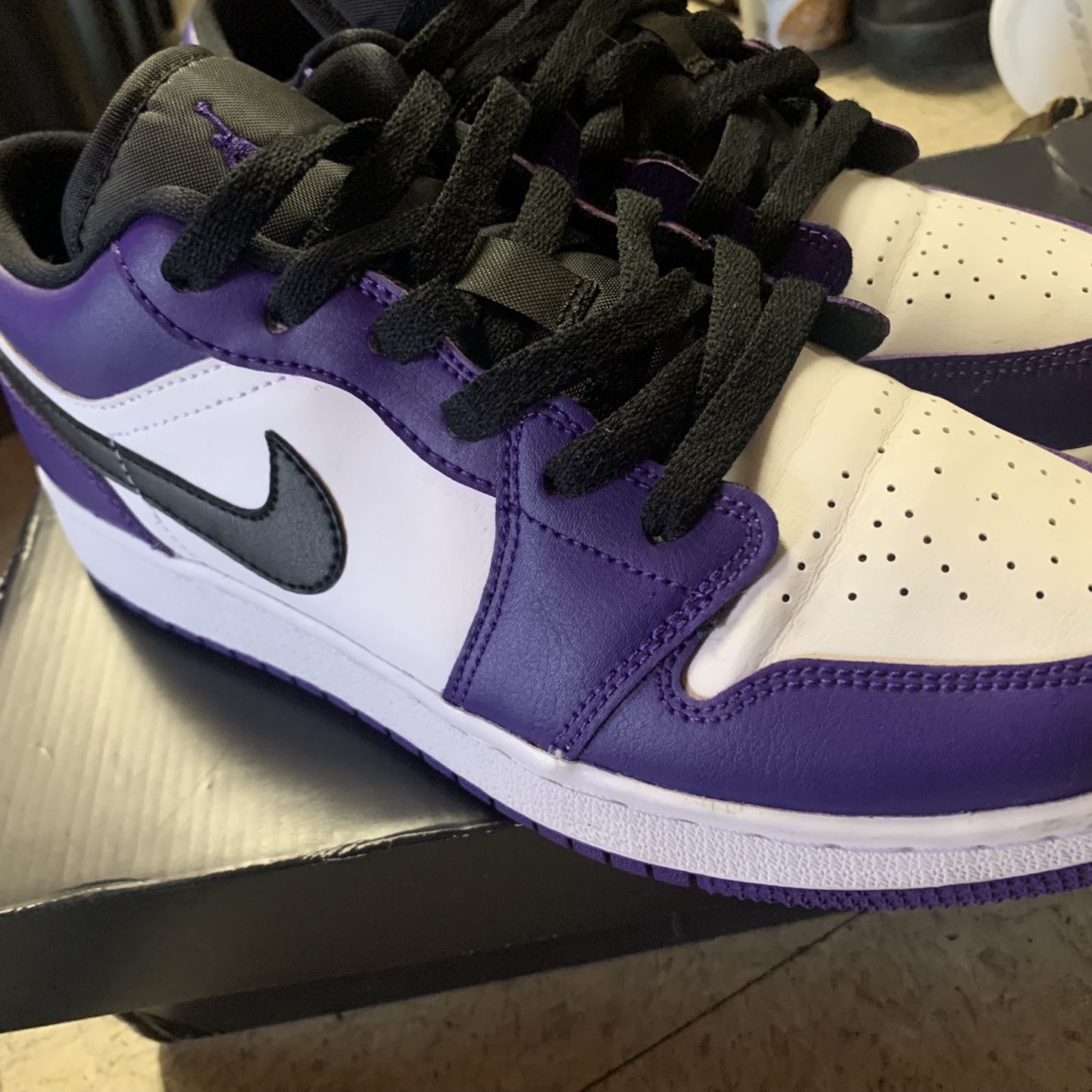 Jordan 1 Low Court Purple (GS) for Sale in Wilmington, CA - OfferUp