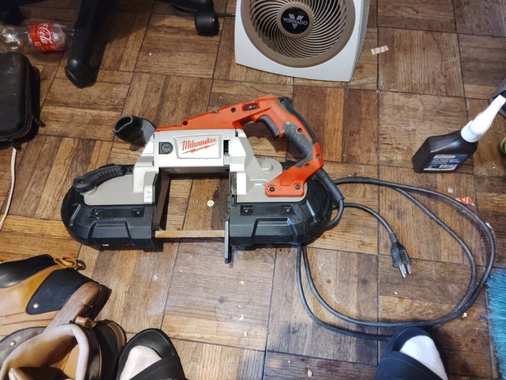 Milwaukee Corded Band Saw
