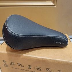 GT bmx seat