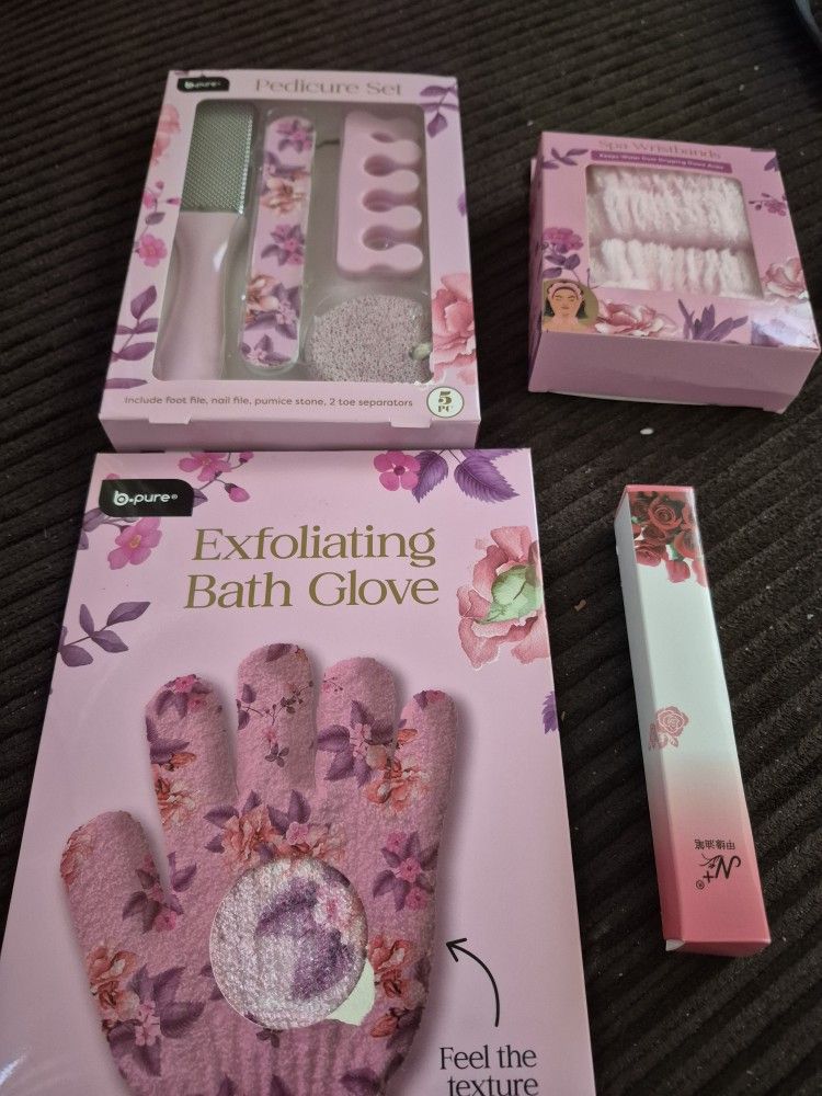 Pedicure Set Exfoliating Glove Spa Wristbands And Cuticle Gel. 