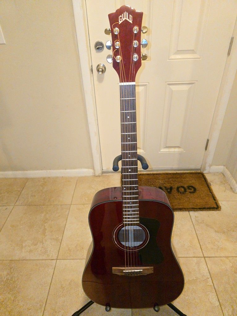 Guild D-125CH Acoustic Guitar, All-Solid Mohogany