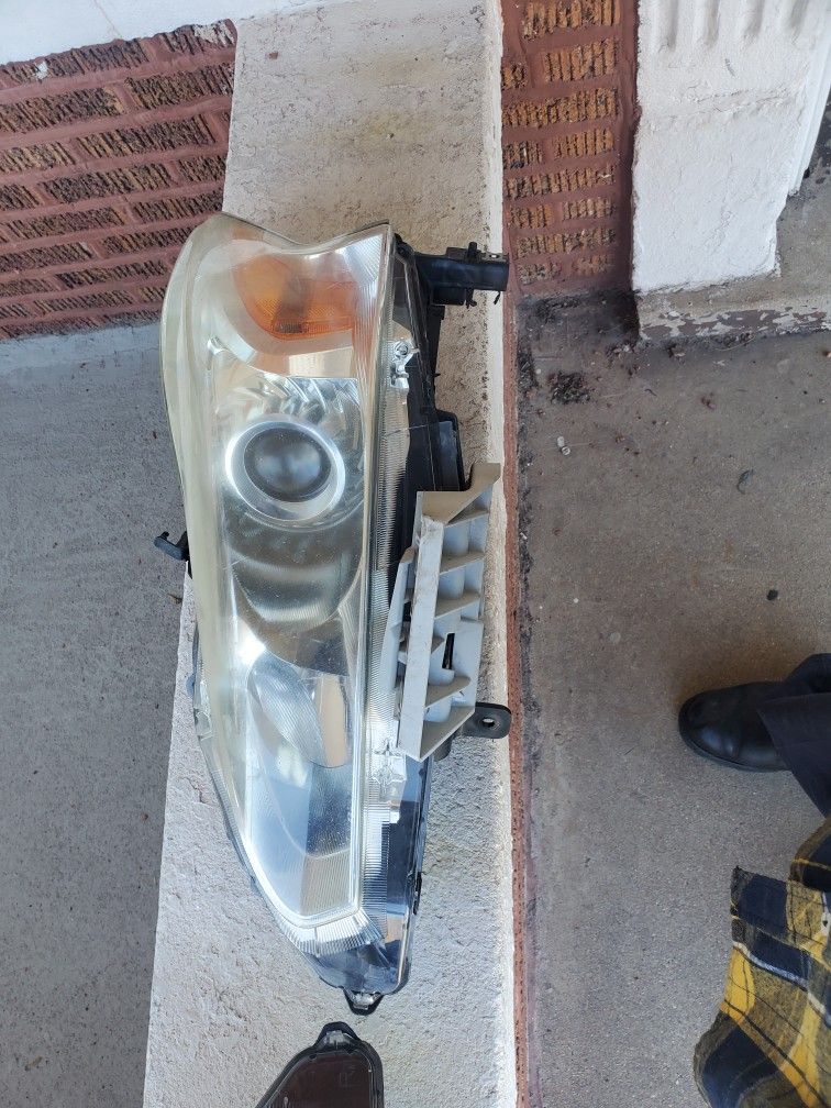 Left and Right Side Headlight Assembly 