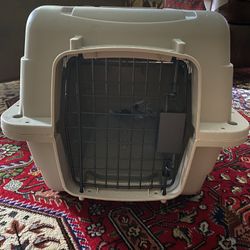Portable Pet Carrier / Kennel 