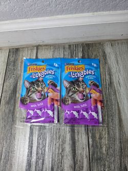 Friskies Purina Lil' Lickables Cat Treat Variety Pack, Pack of 8
Exp: Dec 2027
Brand new, factory sealed. Never opened or used
HANDFEEDABLE SNAC