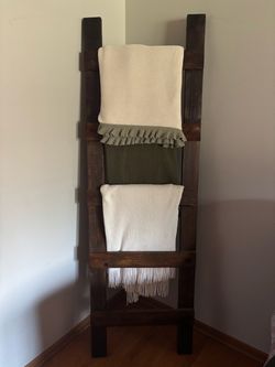 Wood blanket ladder
