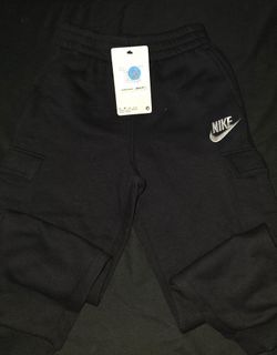 Nike Cargo Fleece Sweatpants – Kids Size 7