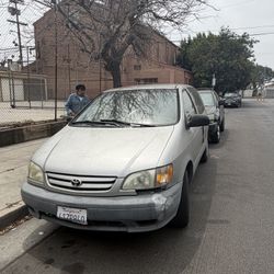 2001 Toyota Sienna LE – 126K Miles – Runs Good – Clean Title