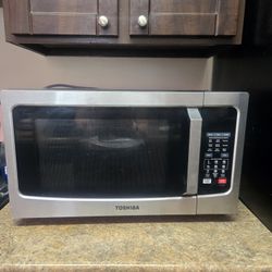 Toshiba Countertop Microwave Oven