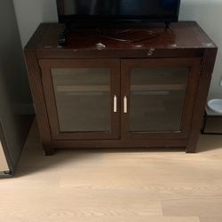 FREE TV STAND