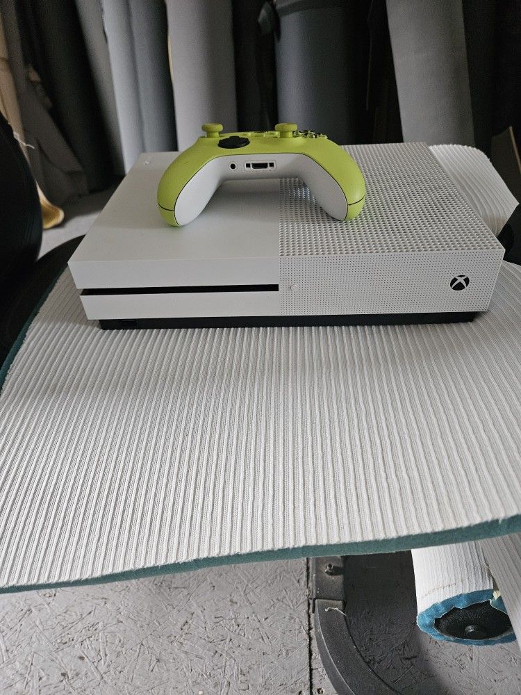Xbox One S