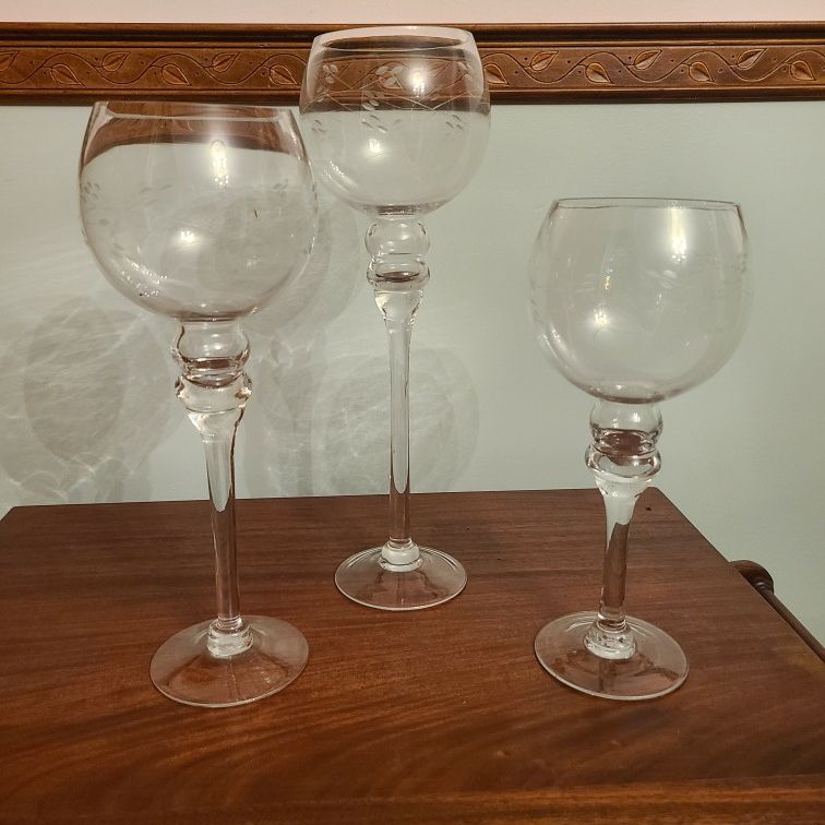 Princess House etched set of 3 Stemmed globes