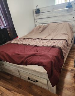 Queen bedroom set