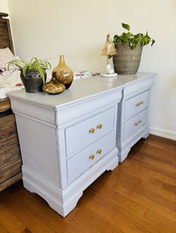 2 Nightstands