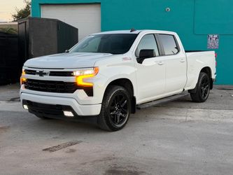 Chevrolet Silverado 1500 Crew Cab Pickup Truck