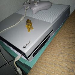 Xbox One Limited Edition White Model Ready to Go